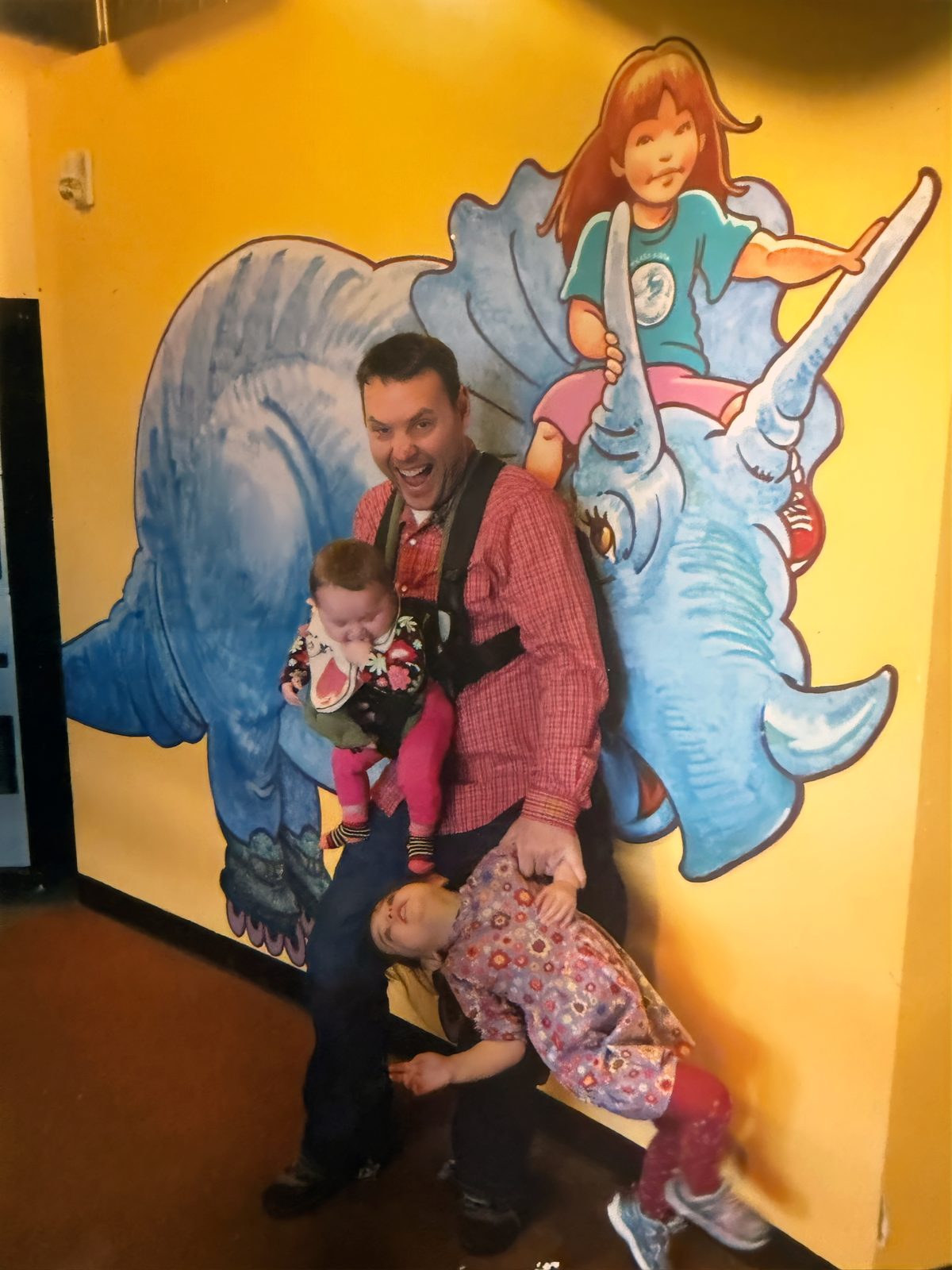 Cedar with his daughters
